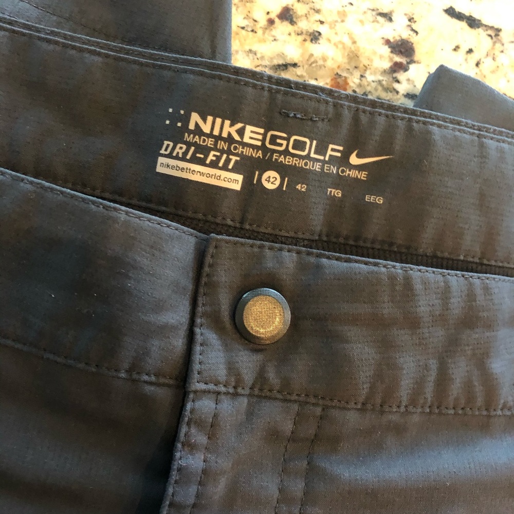 Nike men’s 42 dri-fit golf shorts